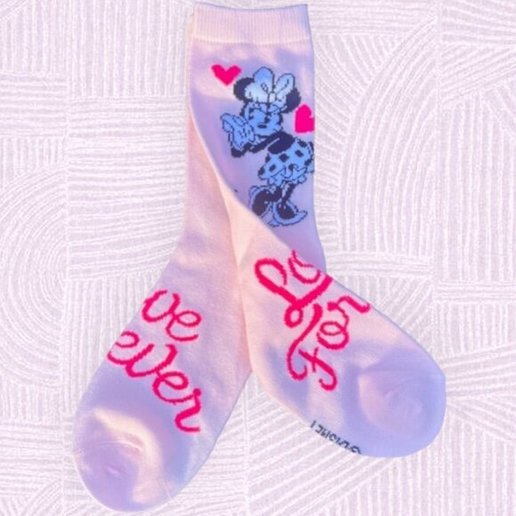 Disney NWOT Minnie Mouse Girl's Socks Love Forever Pink - Picture 1 of 5